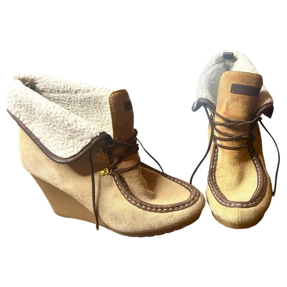 ▶️ Tommy Hilfiger ◀️ Zaria Tan Wedge Boots